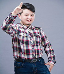 李伟