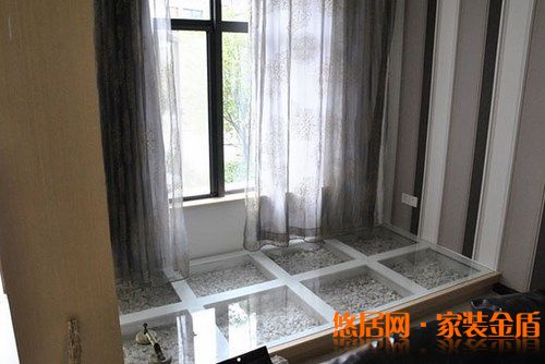 家居装饰怎么巧妙运用玻璃来装饰？